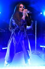 JOANNA JOJO LEVESQUE Performs at Scoot Inn in Austin 03/10/2022