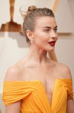 JULIANNE HOUGH at 94th Annual Academy Awards at Dolby Theatre in Los Angeles 03/27/2022
