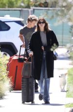 KAIA GERBER and Austin Butler Carrying Their Luggage Out in Studio City 03/12/2022