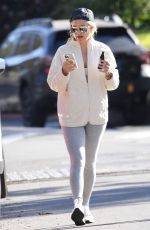 KATE HUDSON and Danny Fujikawa Out Hikinig in Santa Monica 03/21/2022