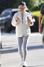 KATE HUDSON and Danny Fujikawa Out Hikinig in Santa Monica 03/21/2022
