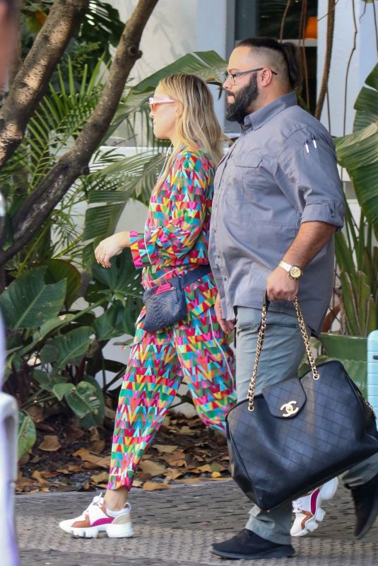 KATE HUDSON Leaves Her Hotel in Miami Beach 02/28/2022