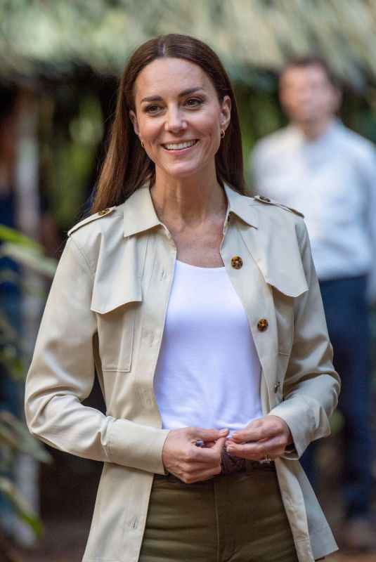 KATE MIDDLETON oin a Visits in Belize 03/21/2022