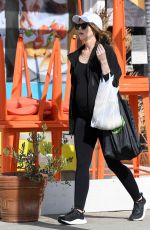 KATHERINE SCHWARZENEGGER Out for Breakfast in Pacific Palisades 03/13/2022