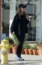 KATHERINE SCHWARZENEGGER Out for Morning Coffee in Los Angeles 03/06/2022
