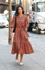 KATIE HOLMES Heafing to Her Apartment in New York 03/14/2022