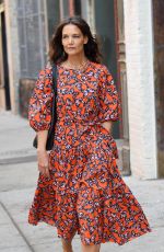 KATIE HOLMES Heafing to Her Apartment in New York 03/14/2022