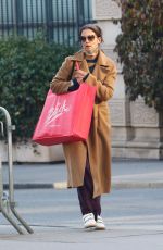 KATIE HOLMES Shopping at Blick Art Materials in New York 02/28/2022