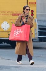 KATIE HOLMES Shopping at Blick Art Materials in New York 02/28/2022