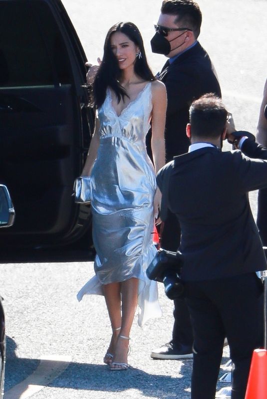 KELSEY CHOW Arrives at 2022 SAG Awards in Santa Monica 02/27/2022