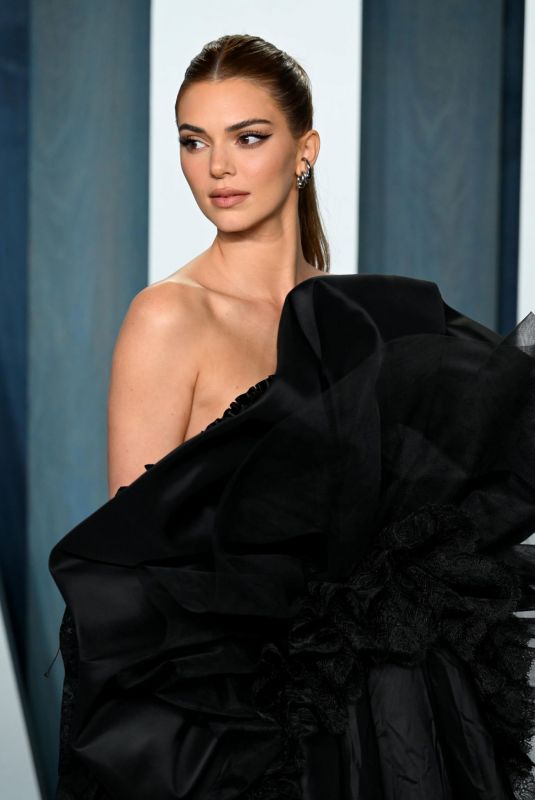 KENDALL JENNER at 2022 Vanity Fair Oscar Party in Beverly Hills 03/27/2022