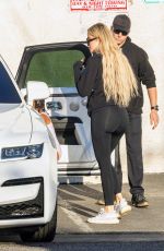 KHLOE KARDASHIAN Leaves Her Daughter