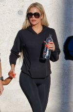 KHLOE KARDASHIAN Leaves Her Daughter