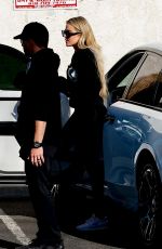 KHLOE KARDASHIAN Leaves Her Daughter