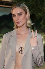 KIM HNIZDO at Eli by Elias Rumelis Fashion Show 03/16/2022