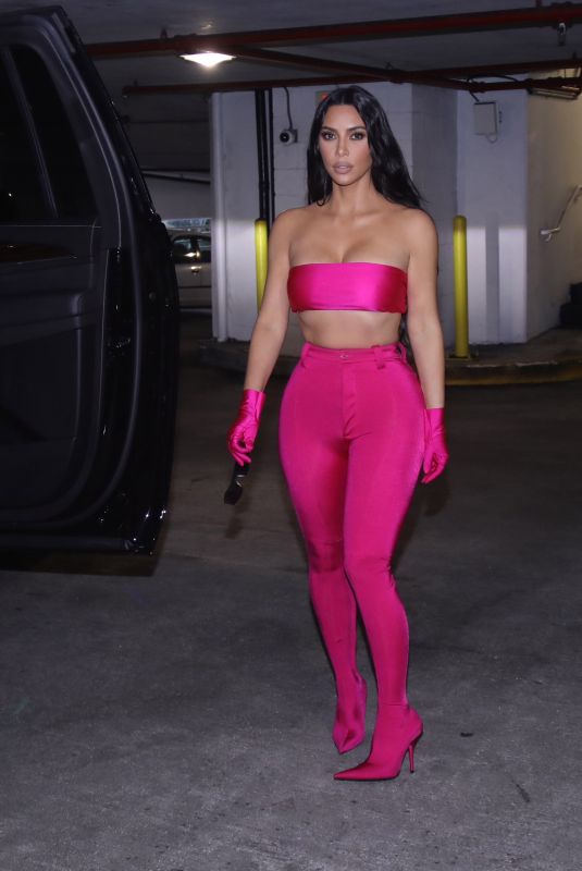 KIM KARDASHIAN Out and About in Miami 03/19/2022