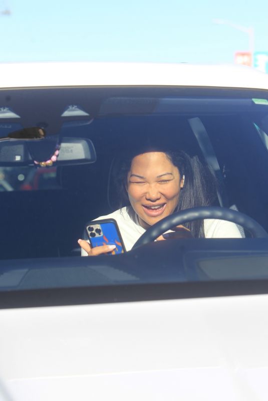 KIMORA LEE SIMMONS Leaves Fitness Studio in Hollywood 03/11/2022
