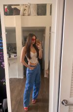 KIRA KOSARIN - Instagram Photos and Video 03/30/2022