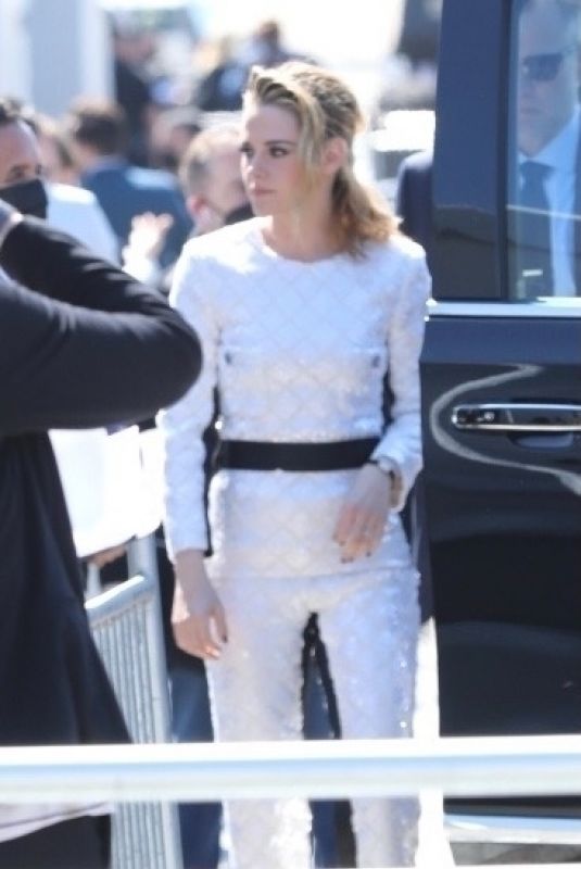 KRISTEN STEWART Arrives at 2022 Independent Spirit Awards in Santa Monica 03/06/2022