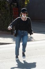 LESLIE MANN and Judd Apatow Out in Los Angeles 03/09/2022