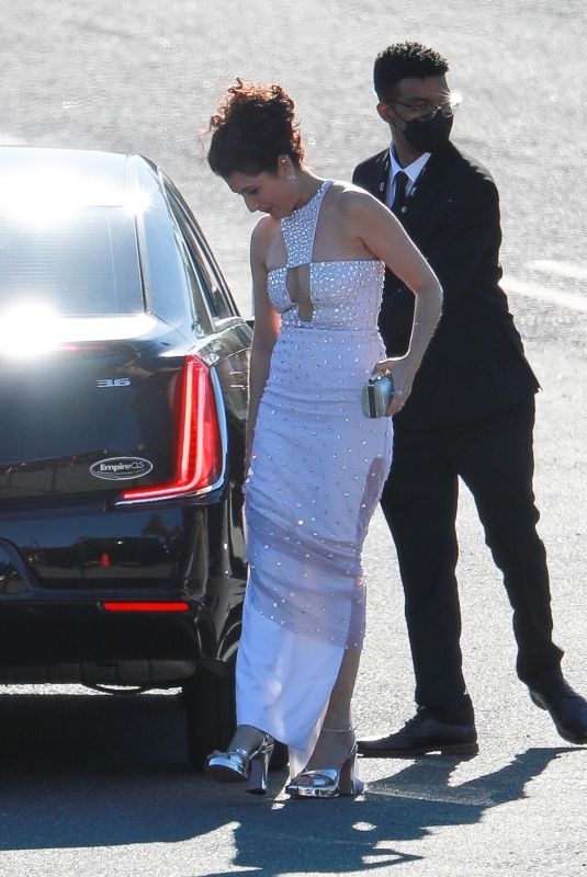 LISA EDELSTEIN Arrives at 2022 SAG Awards in Santa Monica 02/27/2022