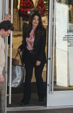 LISA VANDERPUMP Shopping at Neiman Marcus in Beverly Hills 03/29/2022