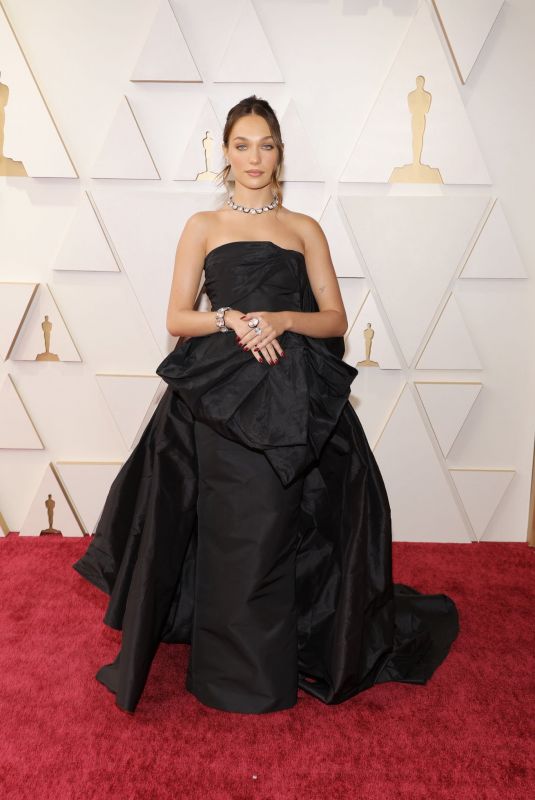 MADDIE ZIEGLER at 94th Annual Academy Awards at Dolby Theatre in Los Angeles 03/27/2022