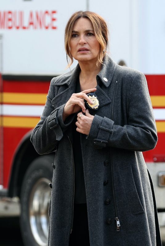 MARISK HARGITAY on the Set of Law and Order: SVU in Central Park in New York 03/11/2022