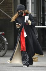 MARY KATE OLSEN Out in New York 03/30/2022