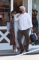 MARY STEENBURGEN and Ted Danson Out Shopping in Los Angeles 03/10/2022