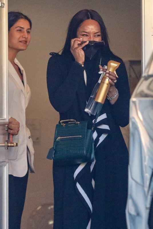 NAOMI CAMPBELL at Epione in Beverly Hills 03/08/2022