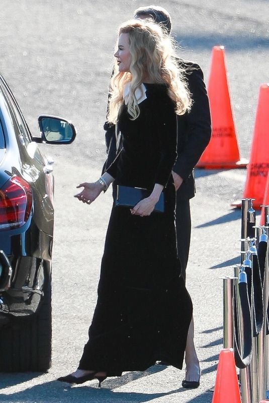 NICOLE KIDMAN Arrives at 2022 SAG Awards in Santa Monica 02/27/2022