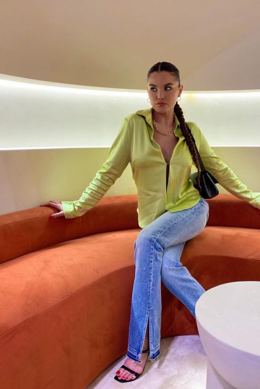 PARIS BERELC - Instagram Photos 03/10/2022