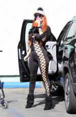 PHOEBE PRICE Oust Shoppin at Petco in Los Angeles 03/12/2022