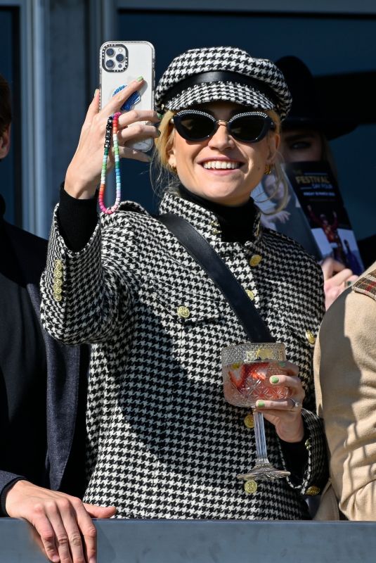 PIXIE LOTT at Cheltenham Festival 2022 at Cheltenham Racecourse 03/18/2022