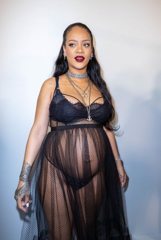 Pregnant RIHANNA at Dior Womenswear Fall/Winter 22/23 Show at Paris Fashion Week 03/01/2022