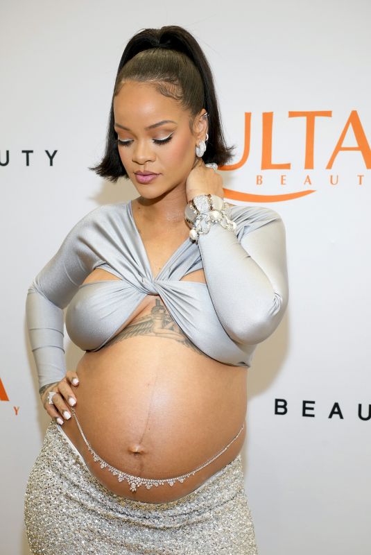 Pregnant RIHANNA Celebrates Launch of Fenty Beauty at Ulta Beauty 03/12/2022