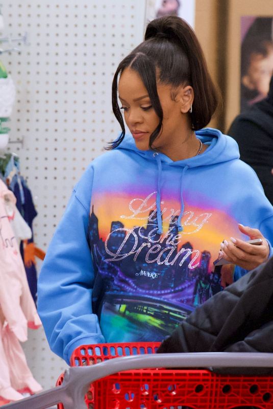 Pregnant RIHANNA Shopping for Baby Clothes at Target in Los Angeles 03/14/2022