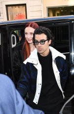 Pregnant SOPHIE TURNER and joe Jonas Out for Lunch in Paris 03/07/2022