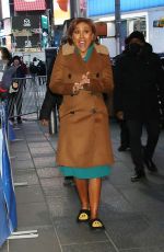 ROBIN ROBERTS Arrives at Good Morning America in New York 03/30/2022