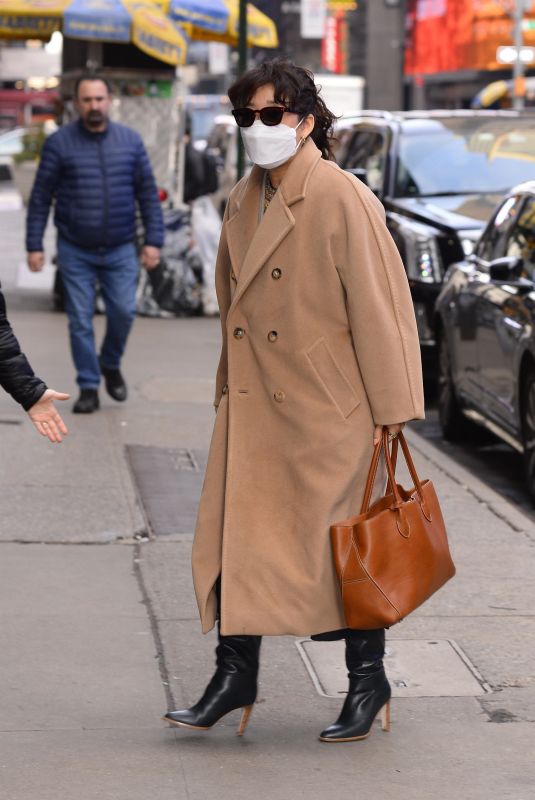 SANDRA OH Arrivves at Good Morning America in New York 03/10/2022
