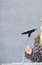 SARAH MICHELLE GELLAR at Little Market