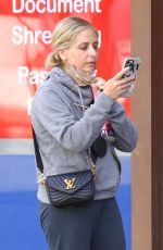 SARAH MICHELLE GELLAR Out for Breakfast in Santa Monica 03/04/2022