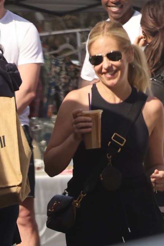 SARAH MICHELLE GELLAR Out for Iced Coffee in Los Angeles 03/06/2022