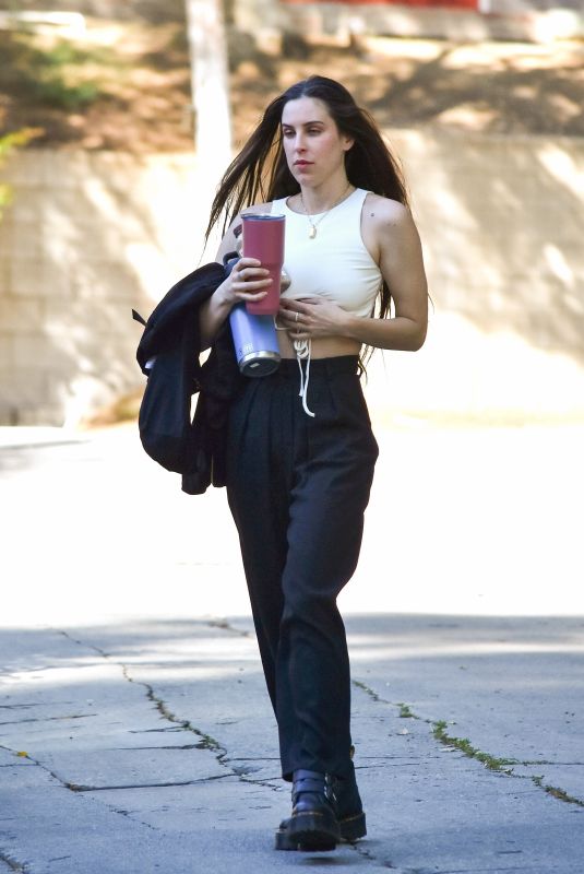 SCOUT WILLIS Arrives at Her Home in Los Feliz 03/29/2022