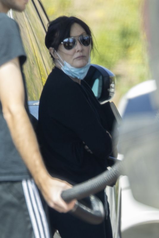 SHANNE DOHERTY at a Gas Station in Malibu 03/09/2022