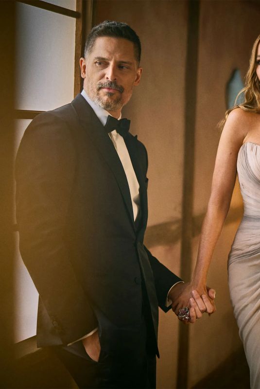 SOFIA VERGARA and Joe Manganiello - Vanity Fair Oscar Party Portrait 03/27/2022
