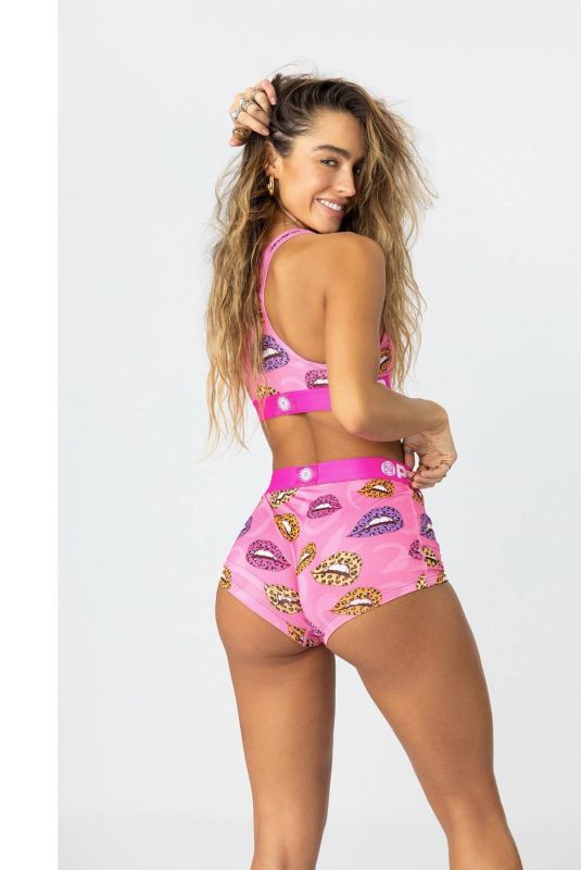 SOMMER RAY - Instagram Photos 03/15/2022