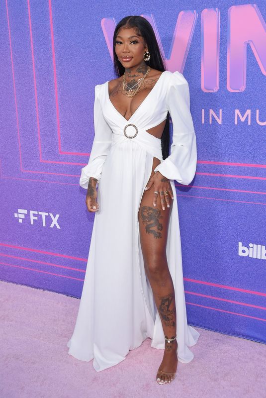 SUMMER WALKER at Billboard Women in Music 2022 in Inglewood 03/02/2022