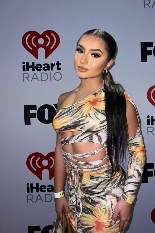 TATI MCQUAY - Instagram Photos 03/23/2022